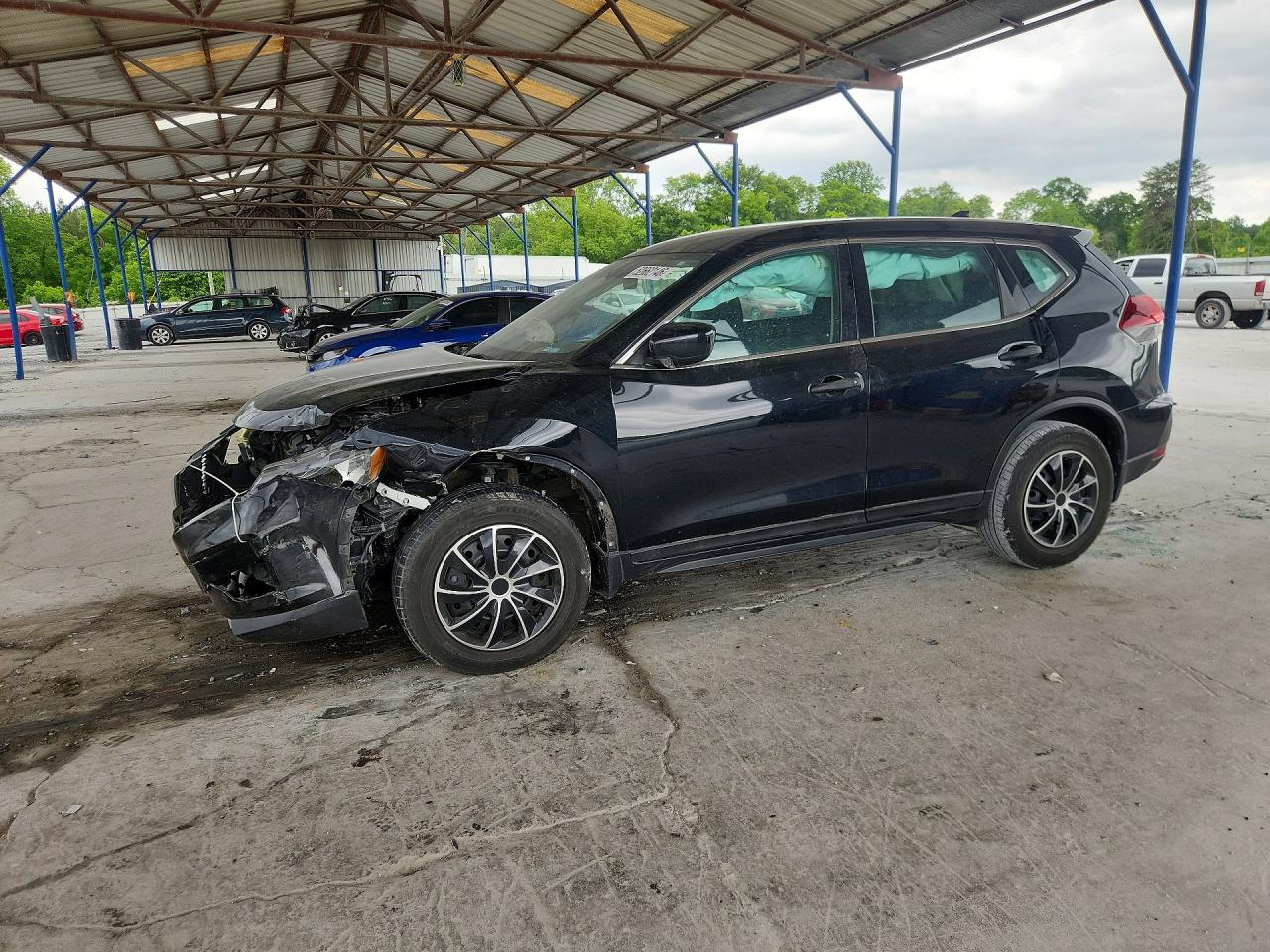 Salvage Nissan Rogue Image