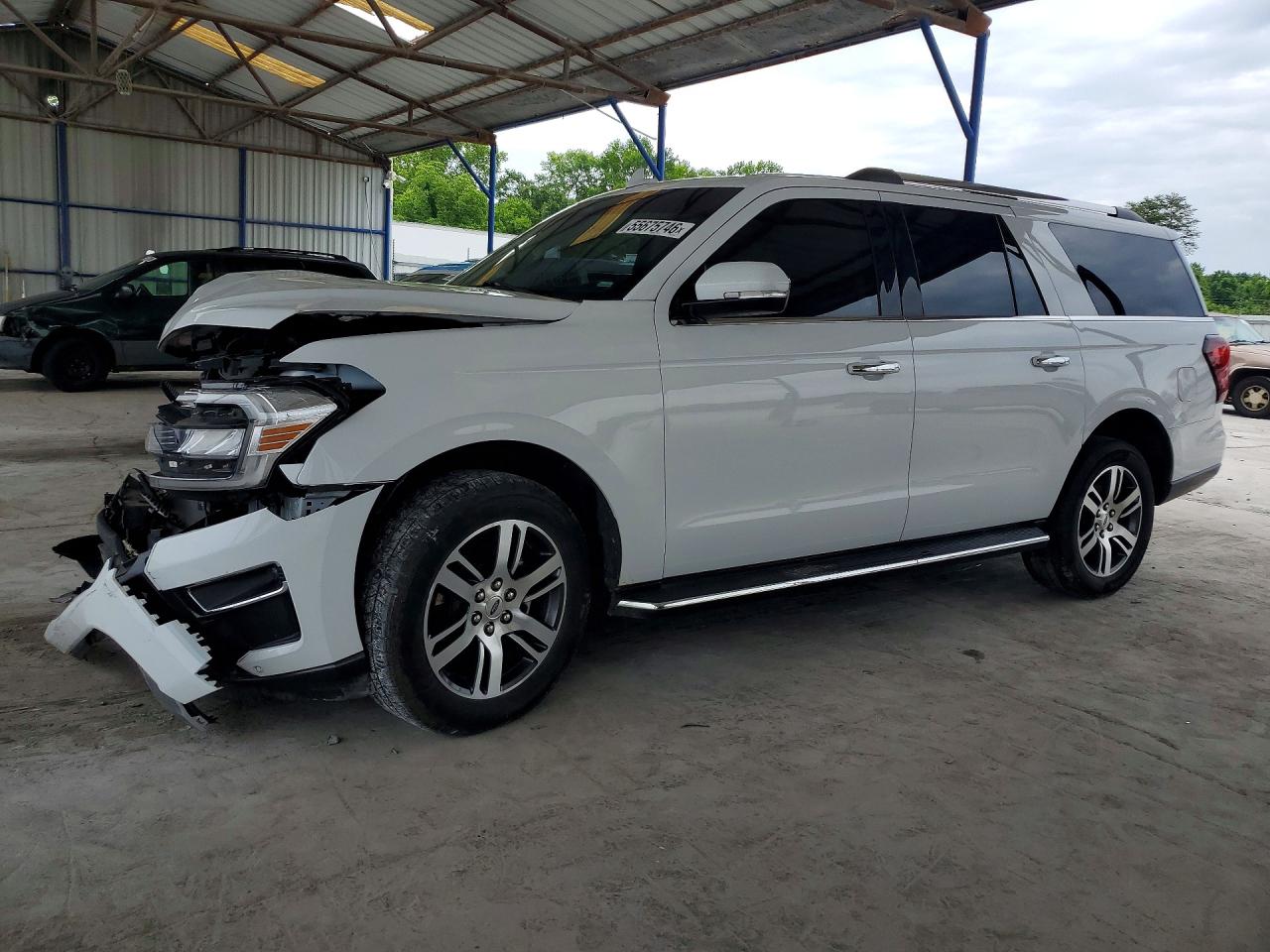 Salvage Ford Expedition Image