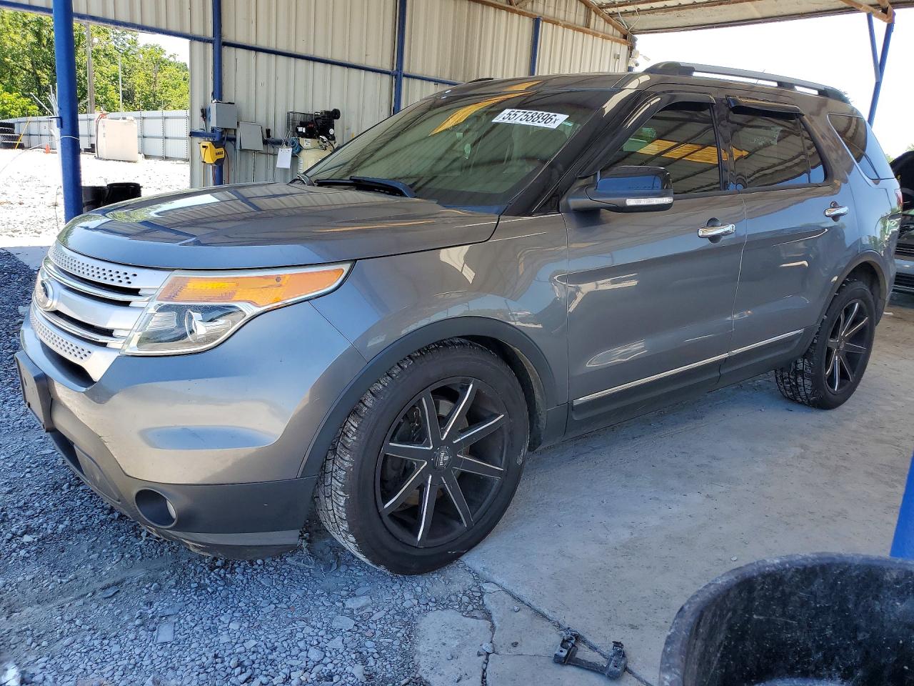 Salvage Ford Explorer Image