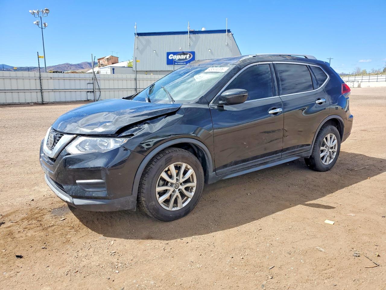 Salvage Nissan Rogue Image