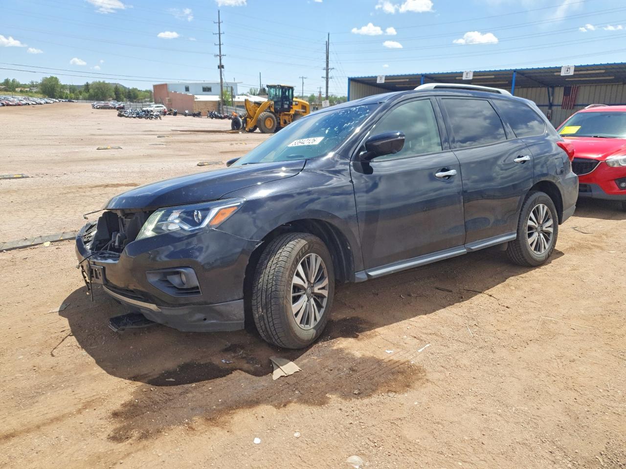 Salvage Nissan Pathfinder Image