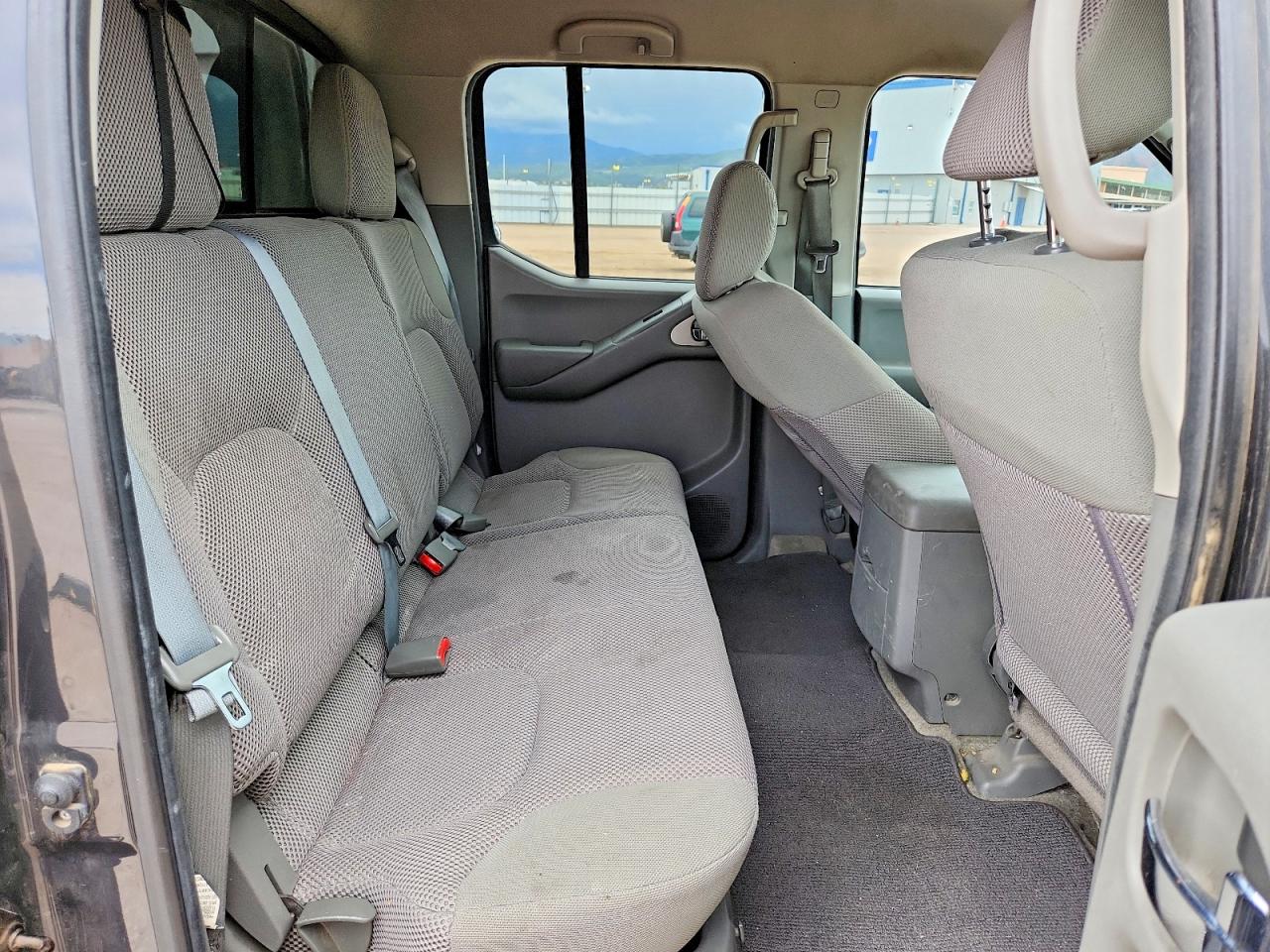 Nissan Frontier S