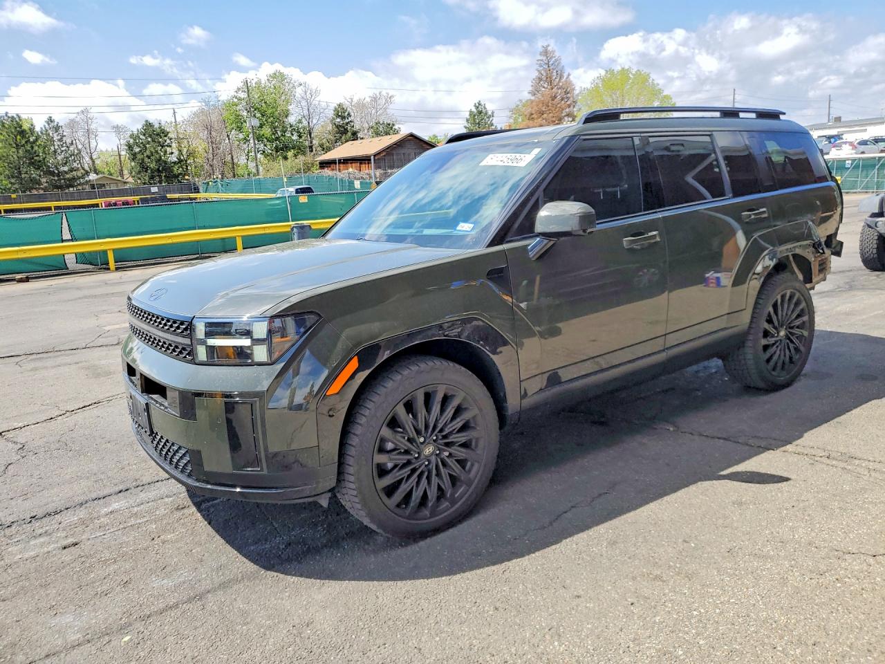 Salvage Hyundai SANTA FE Image