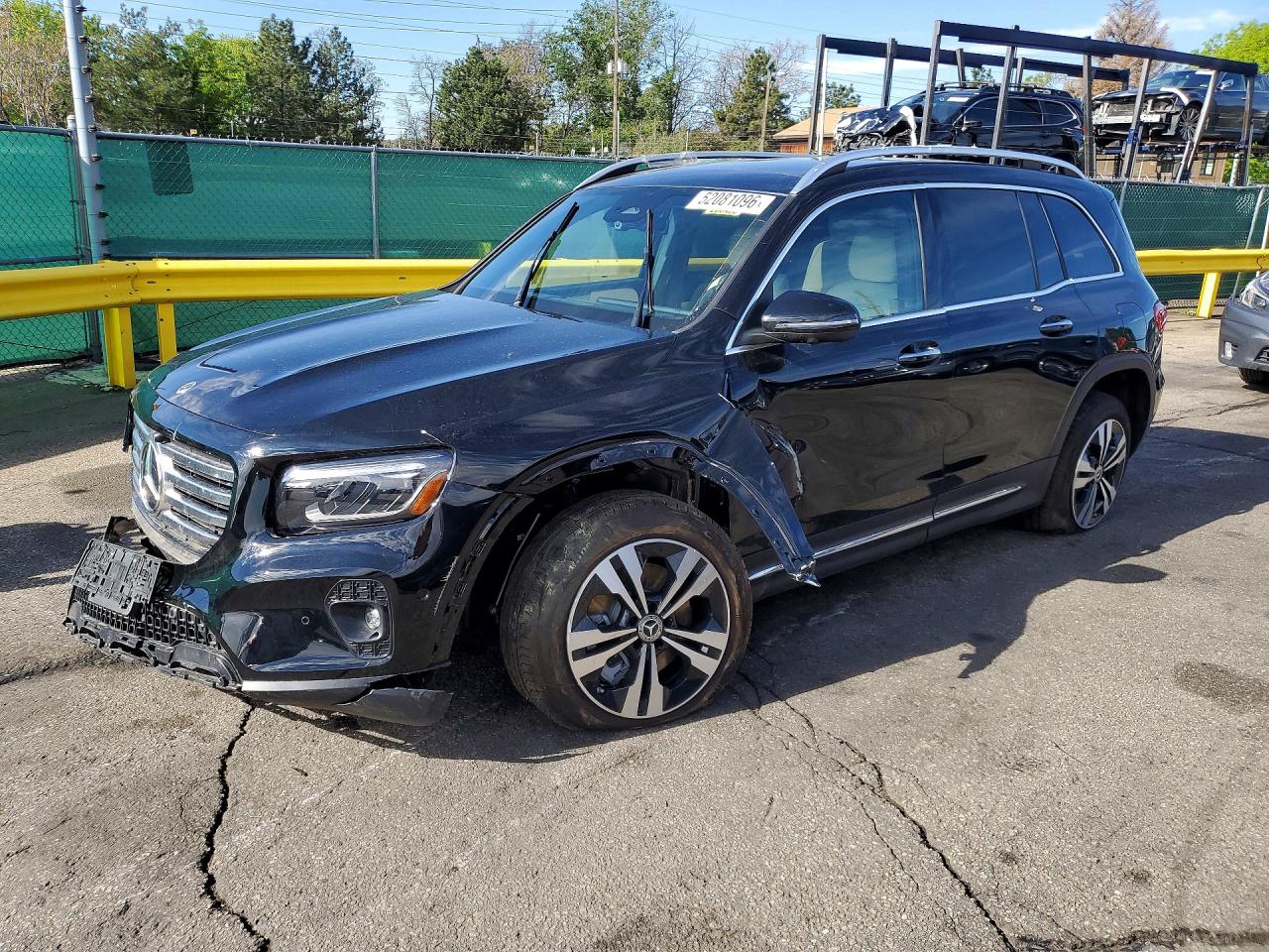 Salvage Mercedes-Benz GLB Image
