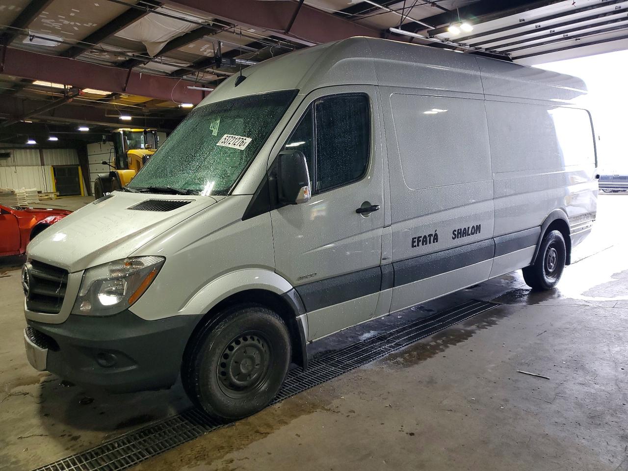 Salvage Mercedes-Benz Sprinter Image