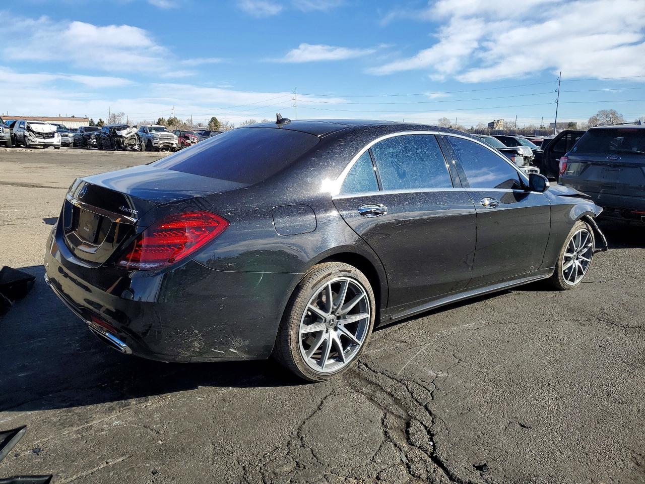 Mercedes-Benz S-Class 560 4matic