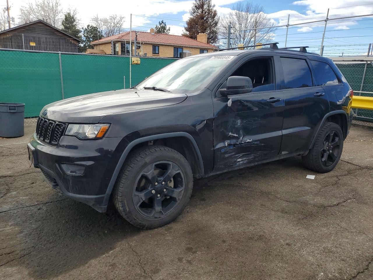 Salvage Jeep Grand Cherokee Image
