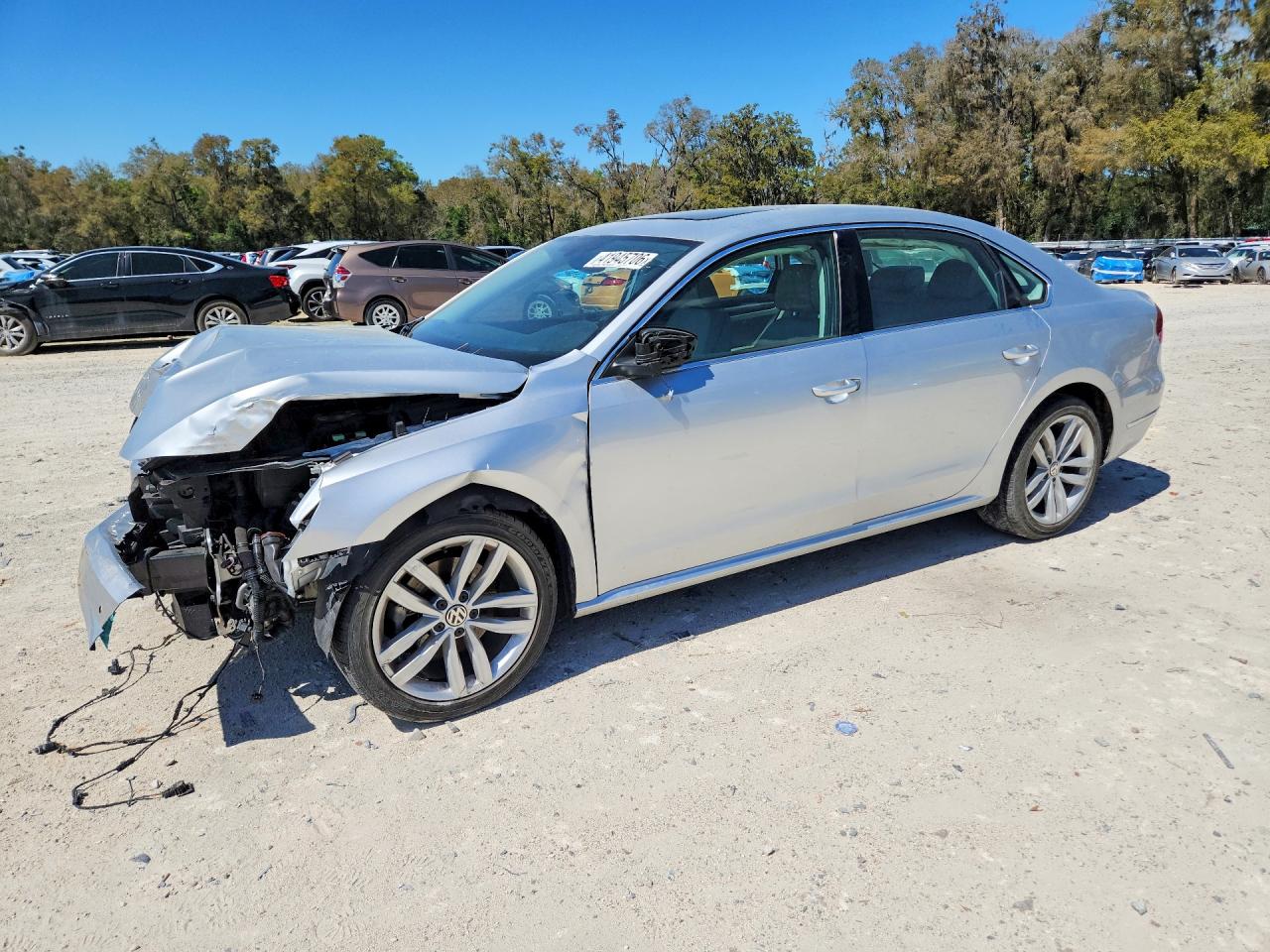 Salvage Volkswagen Passat Image