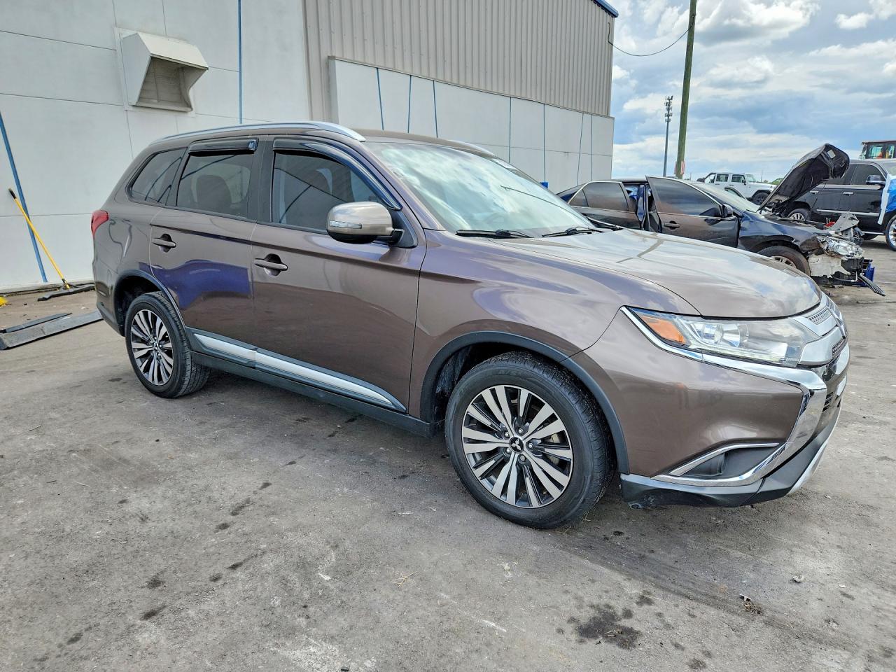 Mitsubishi Outlander Es
