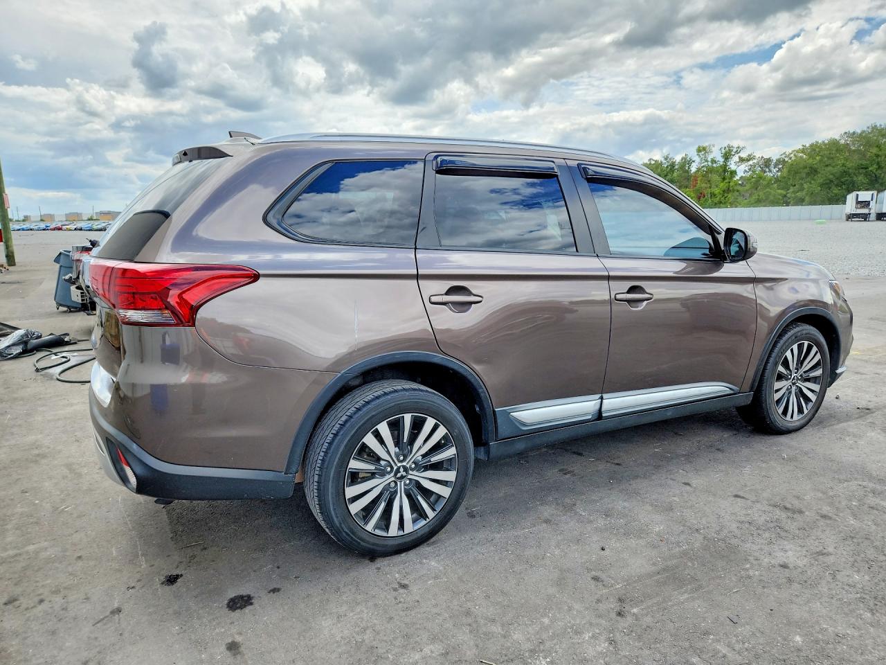 Mitsubishi Outlander Es
