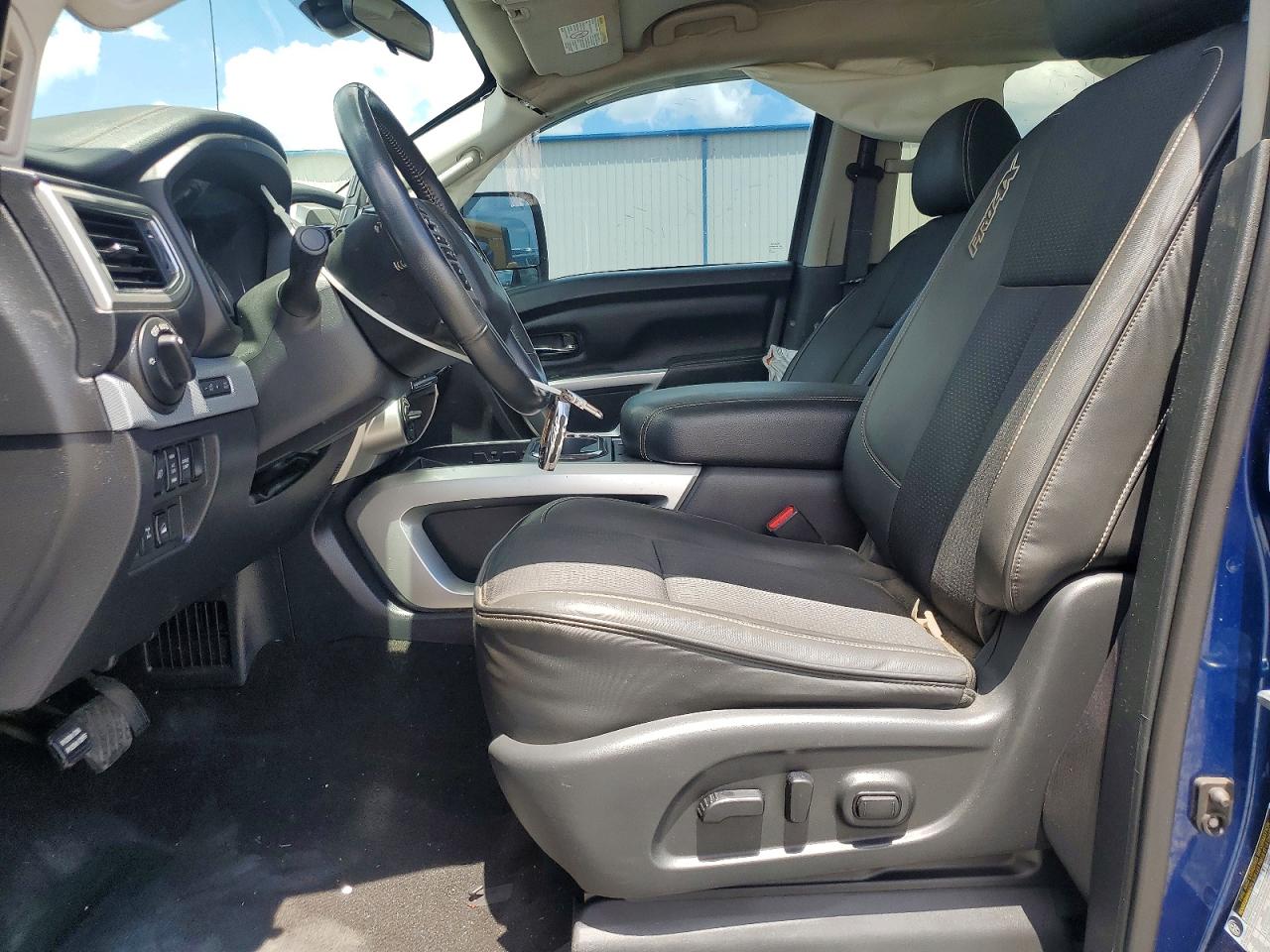 Nissan Titan Pro-4x