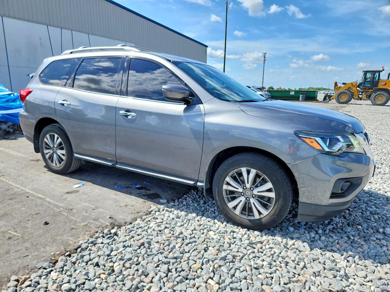 Nissan Pathfinder S