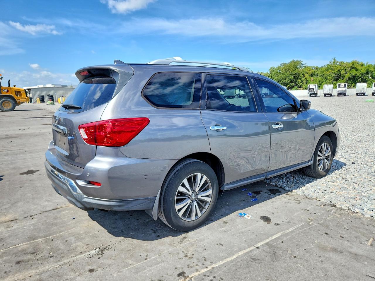 Nissan Pathfinder S