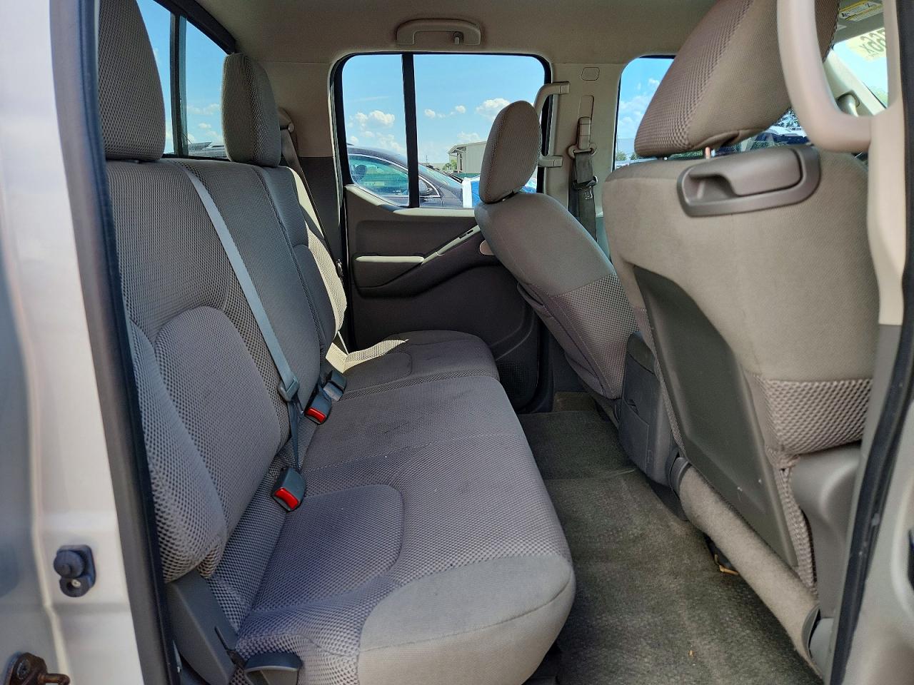 Nissan Frontier S