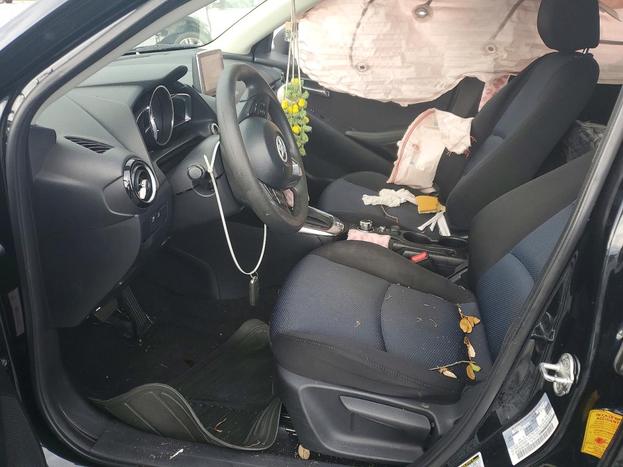 Toyota Yaris Base