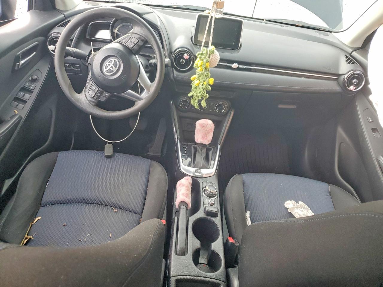 Toyota Yaris Base