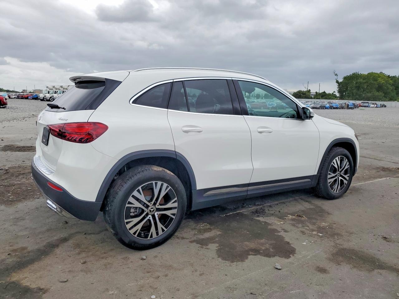Mercedes-Benz GLA 250 4matic