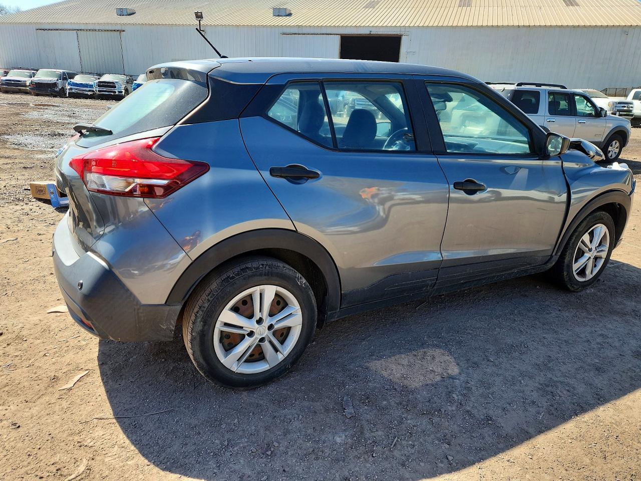 Nissan Kicks S