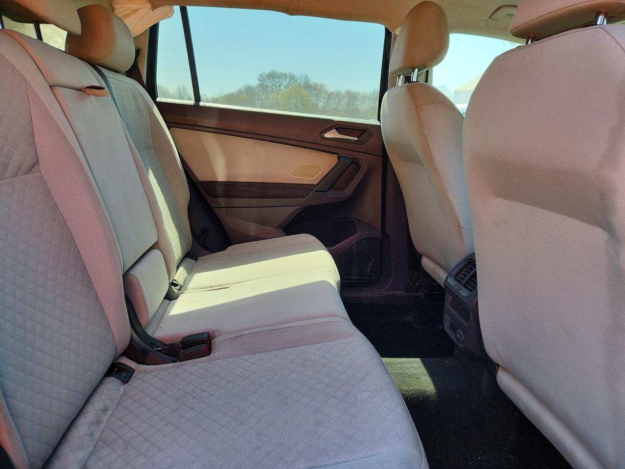 Volkswagen Tiguan S