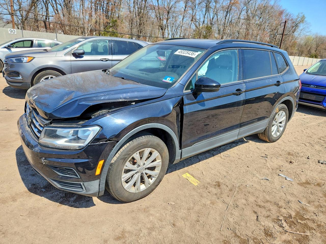 Salvage Volkswagen Tiguan Image