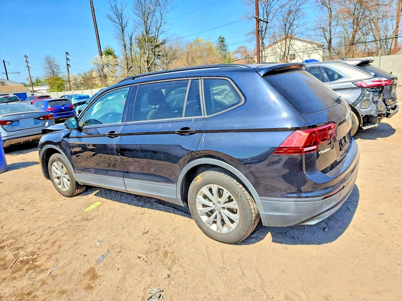Volkswagen Tiguan S