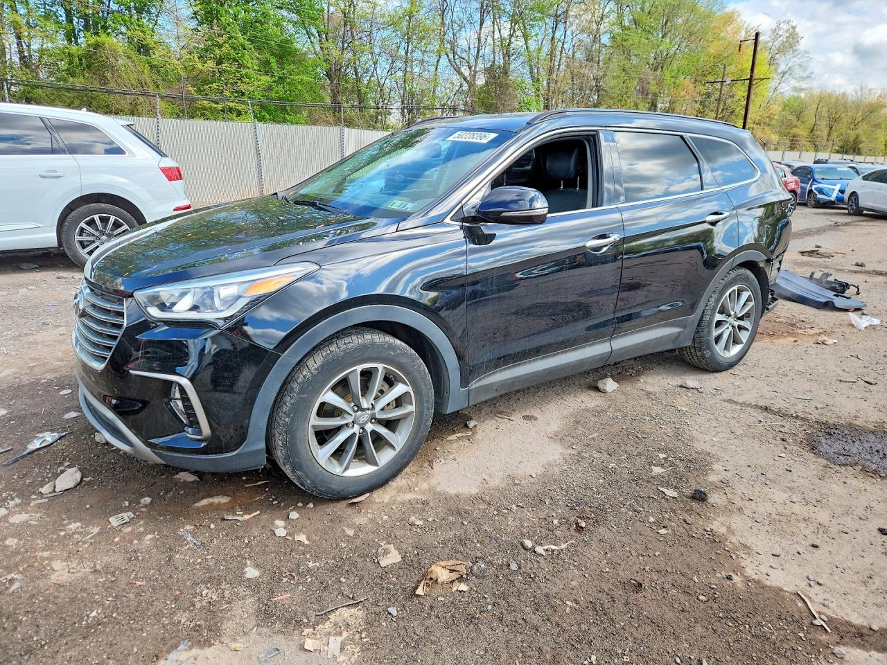Salvage Hyundai SANTA FE Image