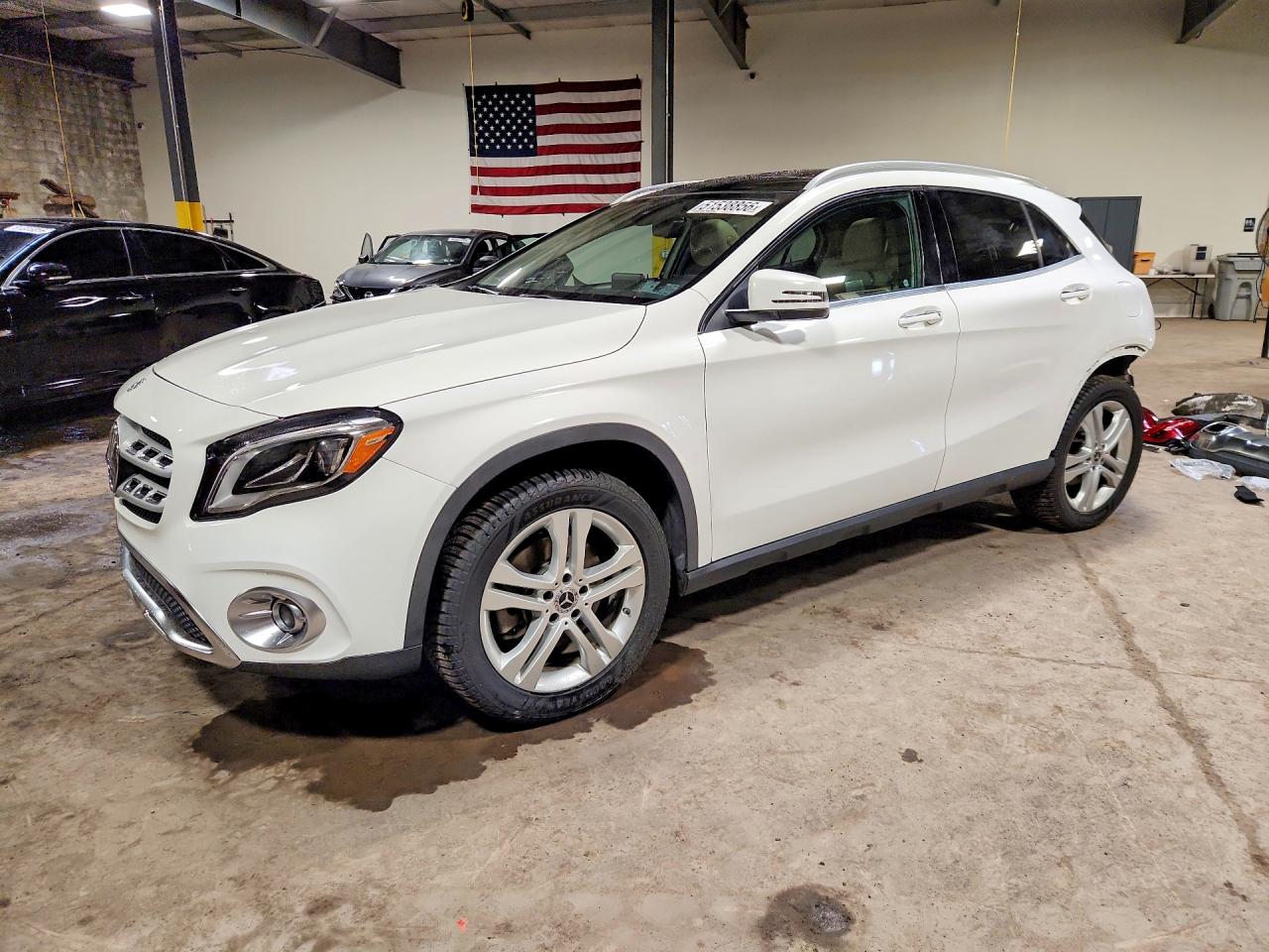 Salvage Mercedes-Benz GLA Image
