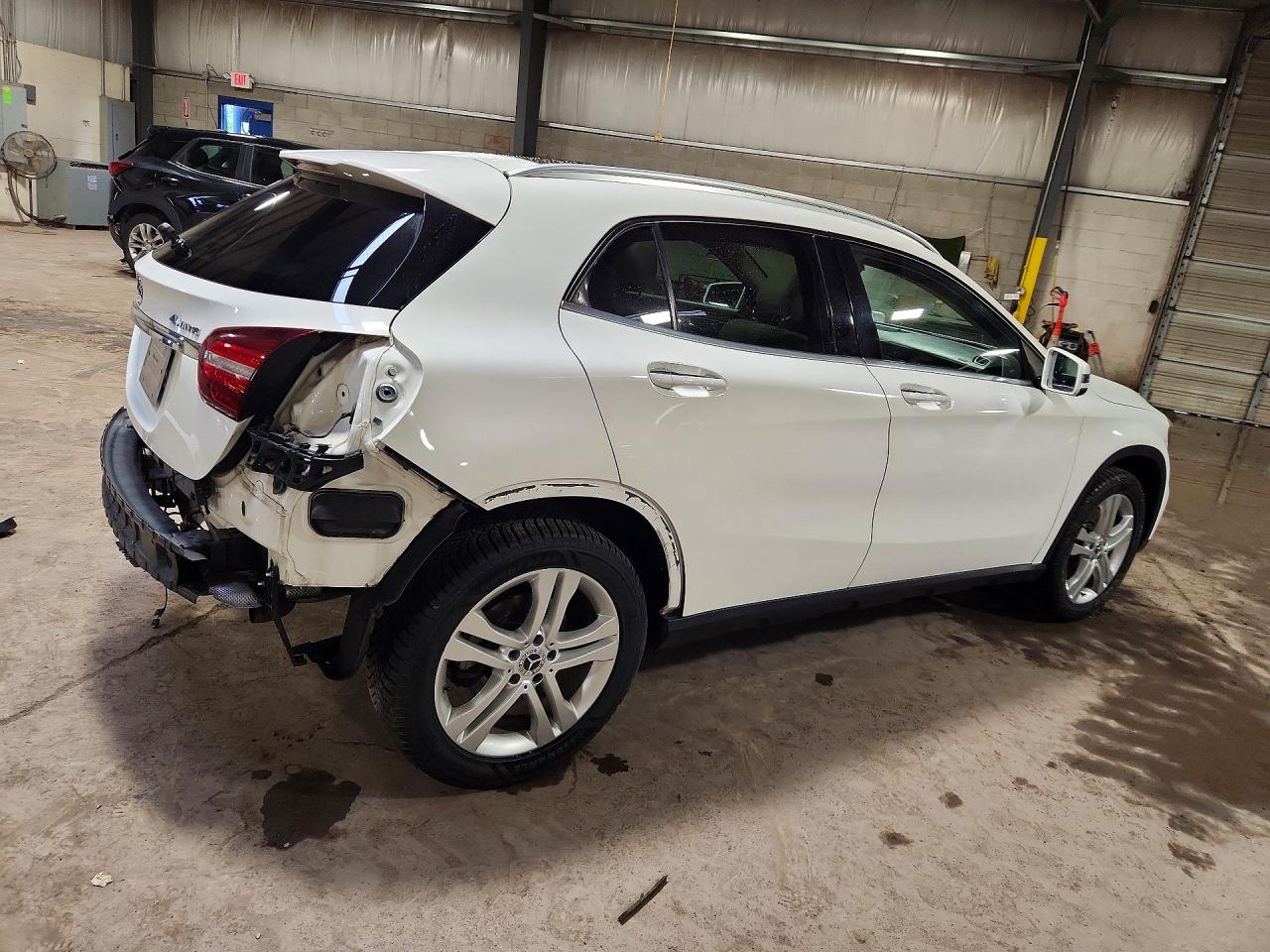 Mercedes-Benz GLA 250 4matic
