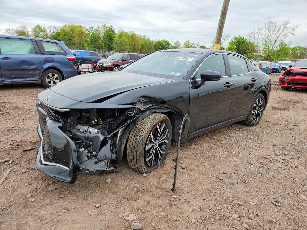 Salvage Toyota Crown Image