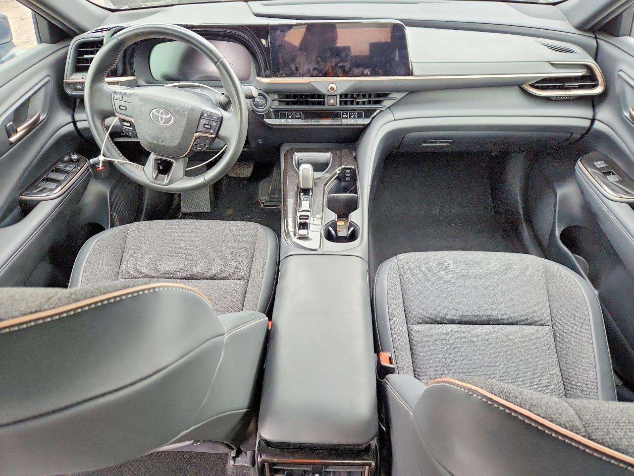 Toyota Crown Xle
