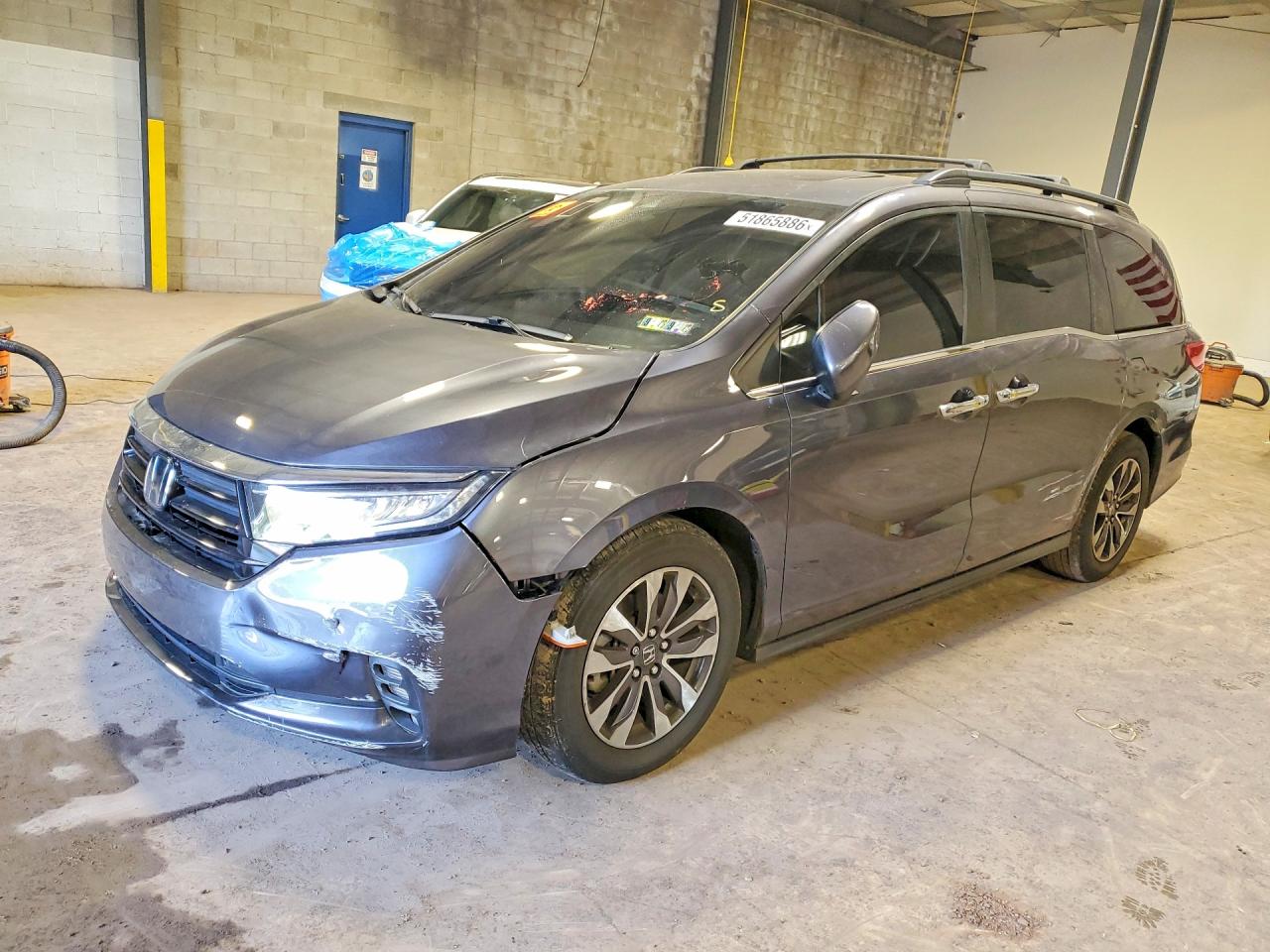 Salvage Honda Odyssey Image