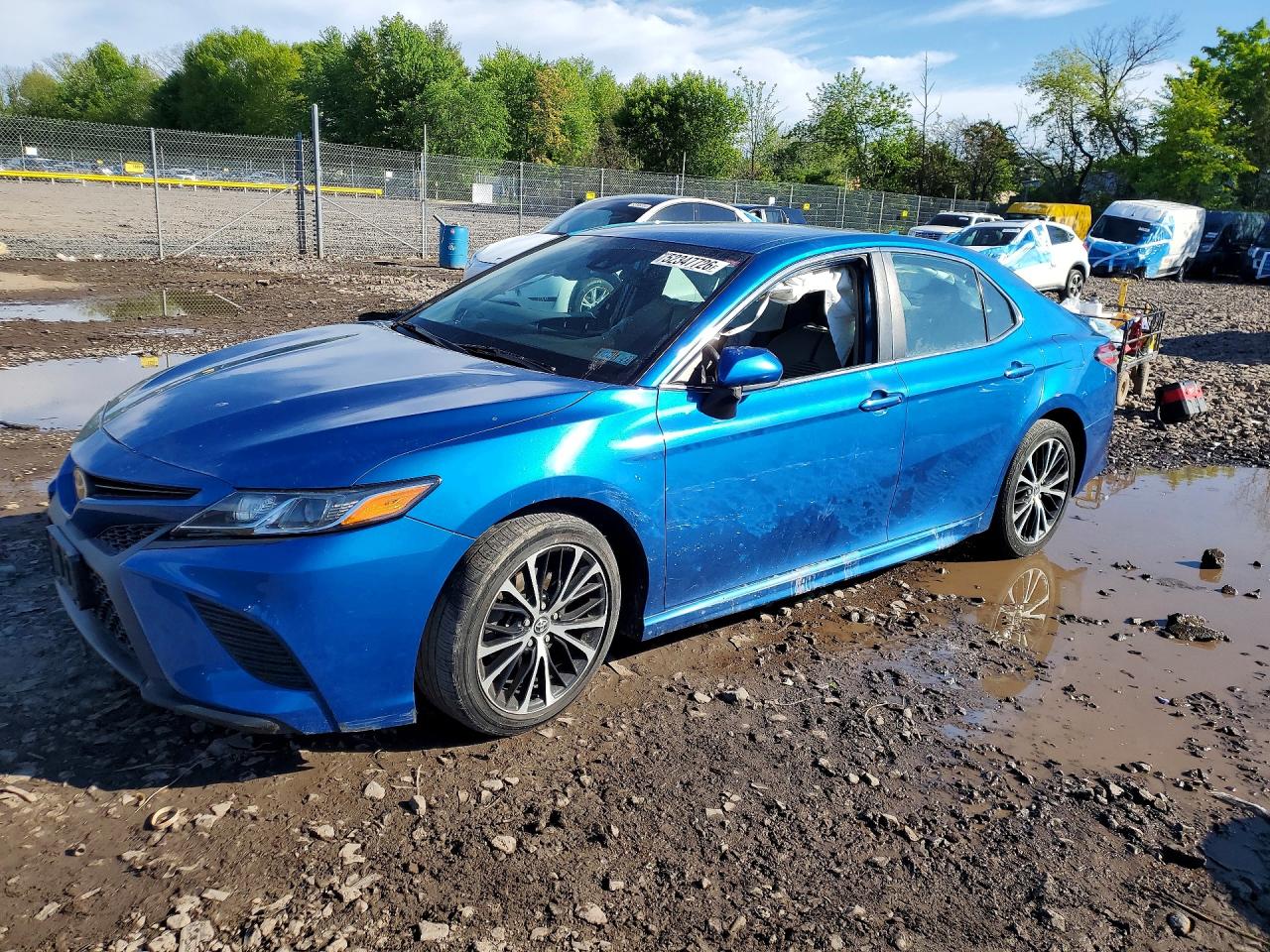 Salvage Toyota Camry Image