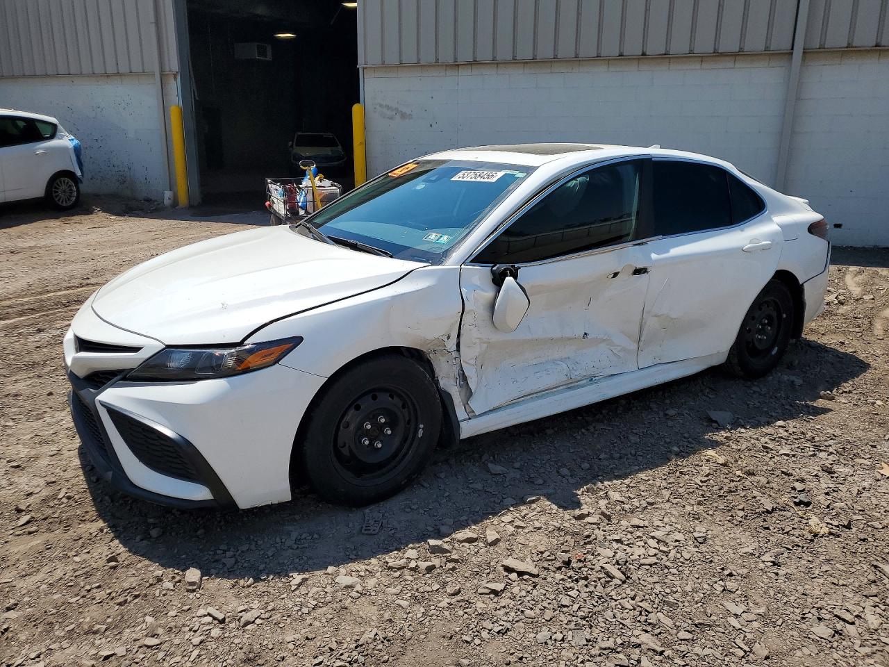 Salvage Toyota Camry Image