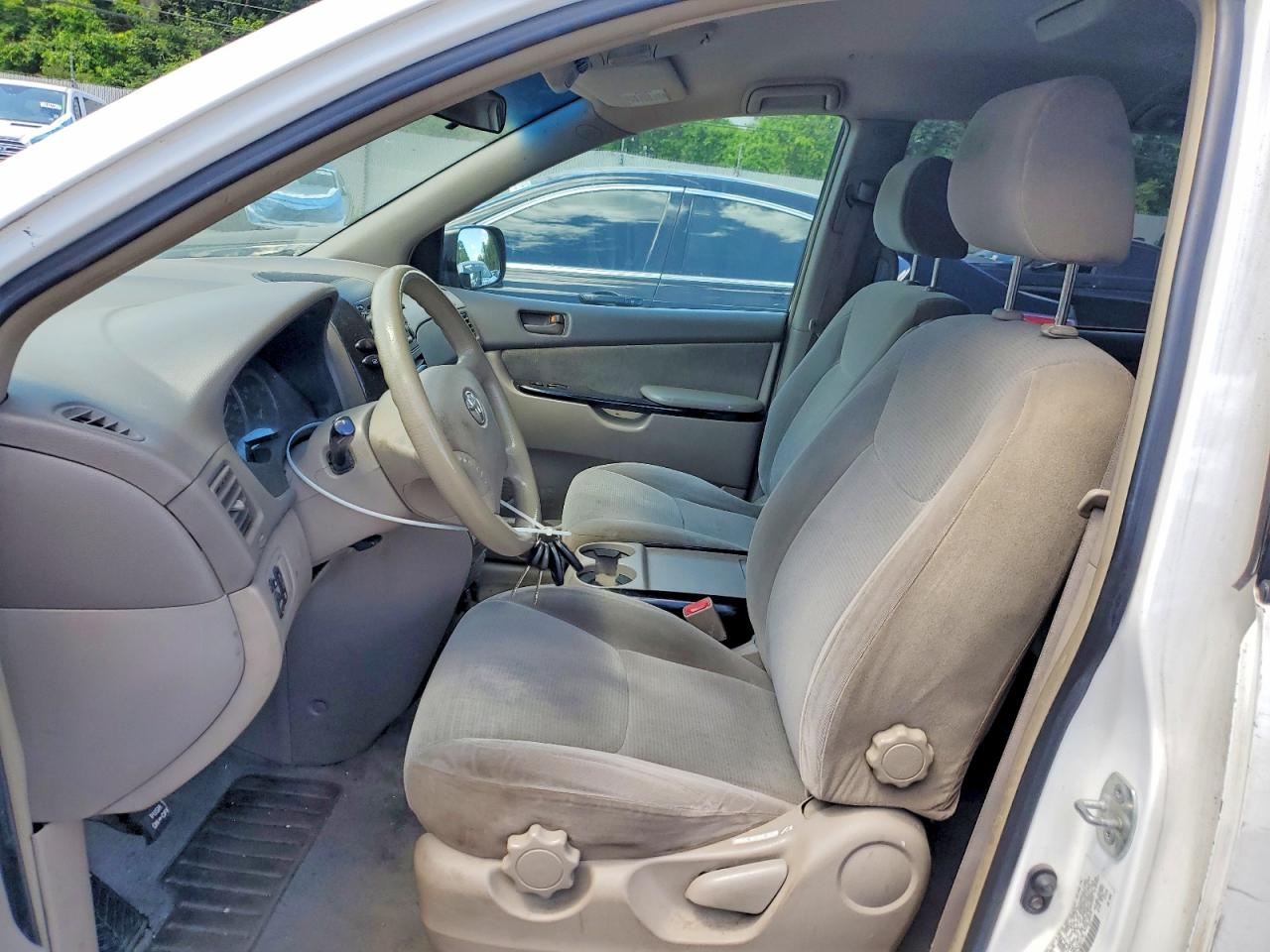 Toyota Sienna Le 7 Passenger