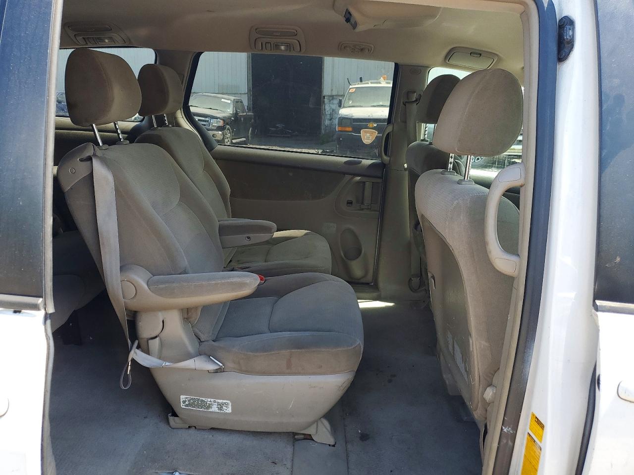 Toyota Sienna Le 7 Passenger
