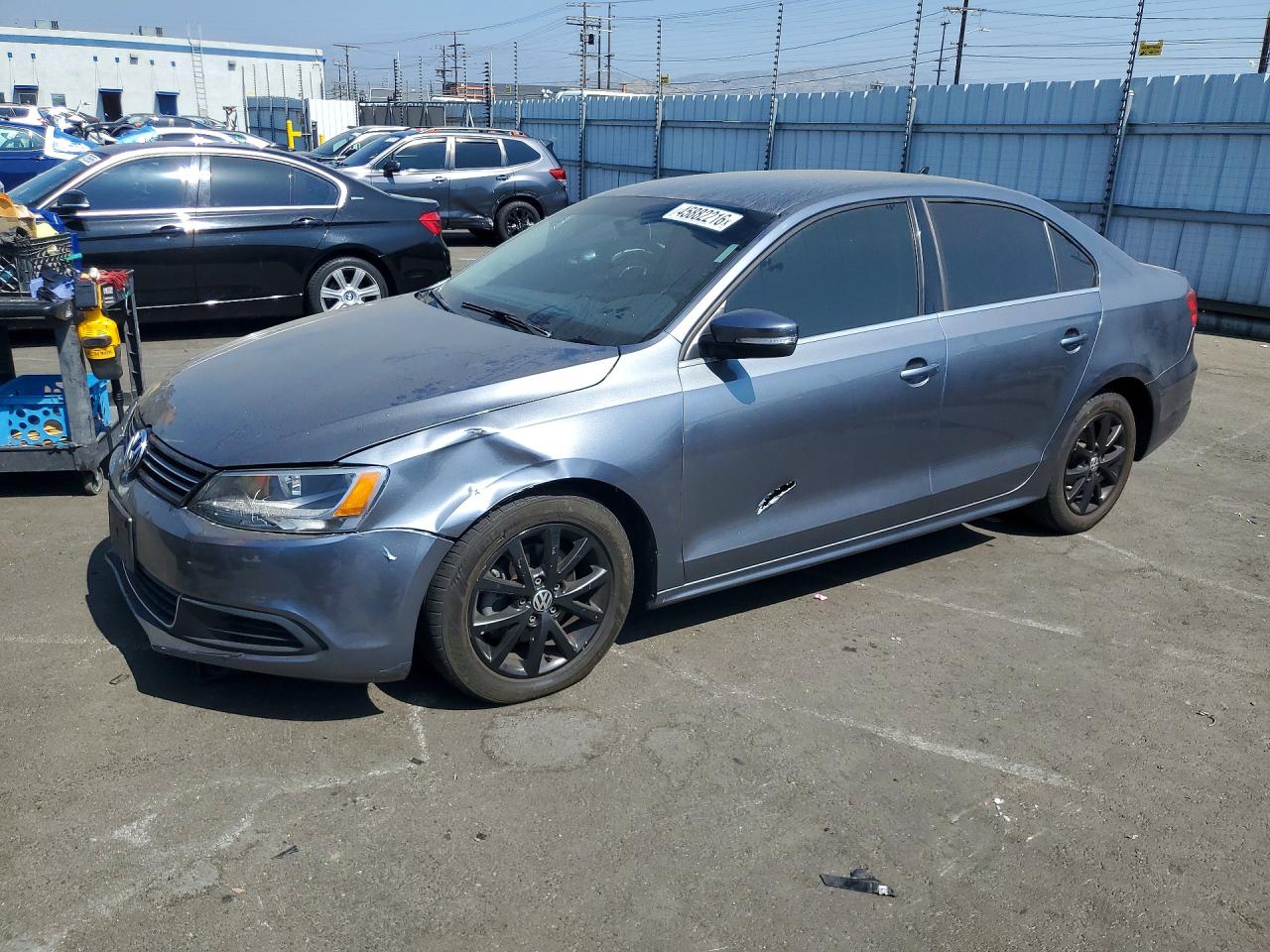 Salvage Volkswagen Jetta Image