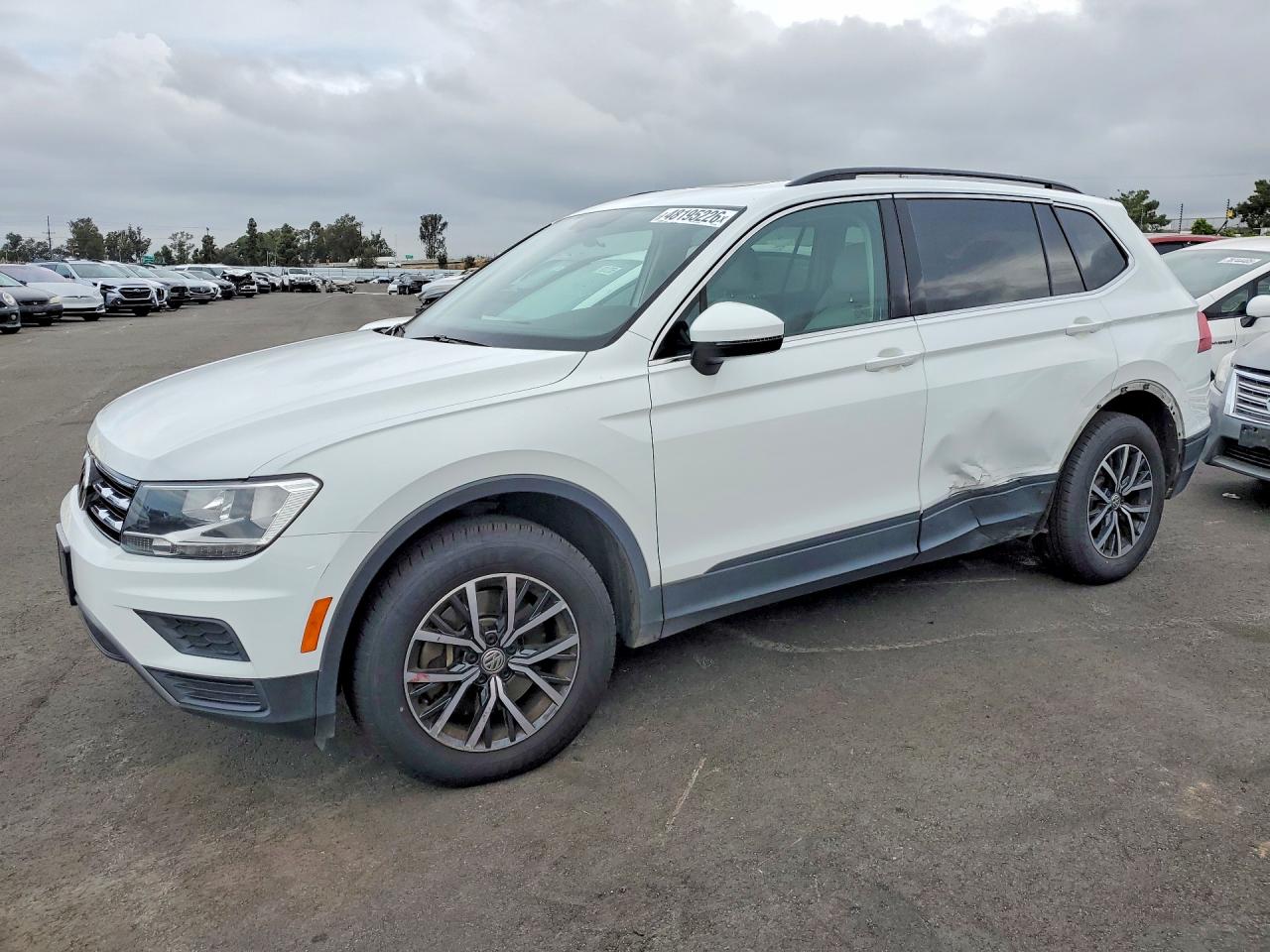 Salvage Volkswagen Tiguan Image