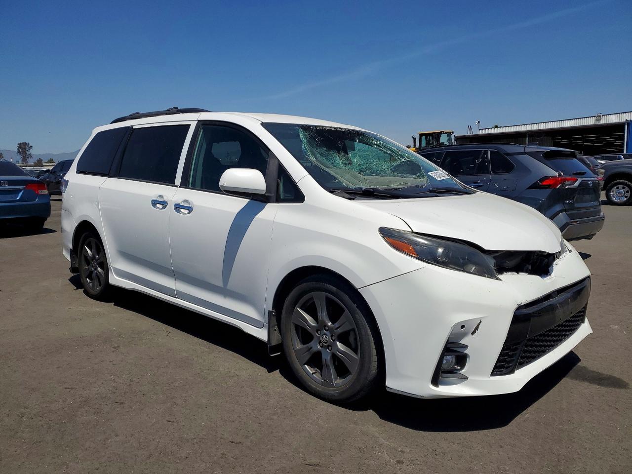 Toyota Sienna Se 8-passenger