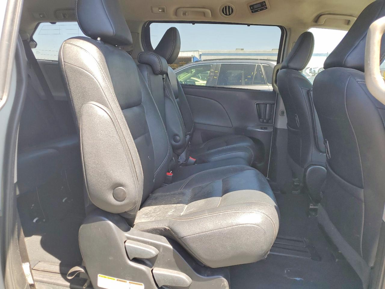 Toyota Sienna Se 8-passenger