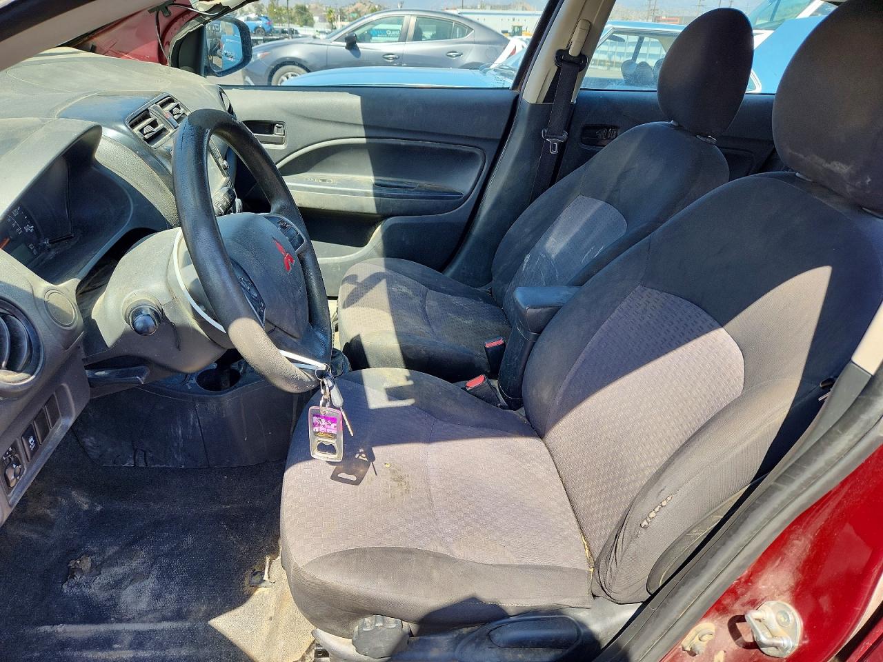 Mitsubishi Mirage Es