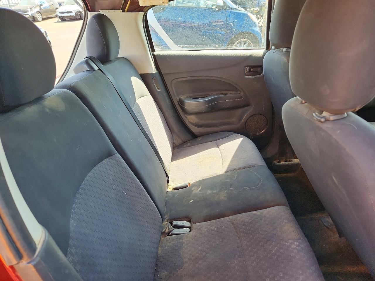 Mitsubishi Mirage Es