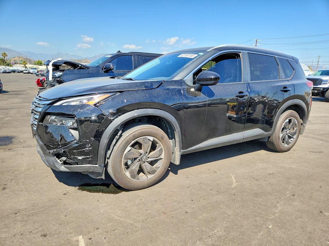 Salvage Nissan Rogue Image