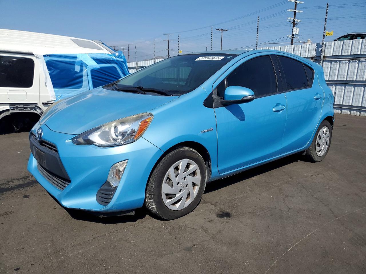 Salvage Toyota Prius Image