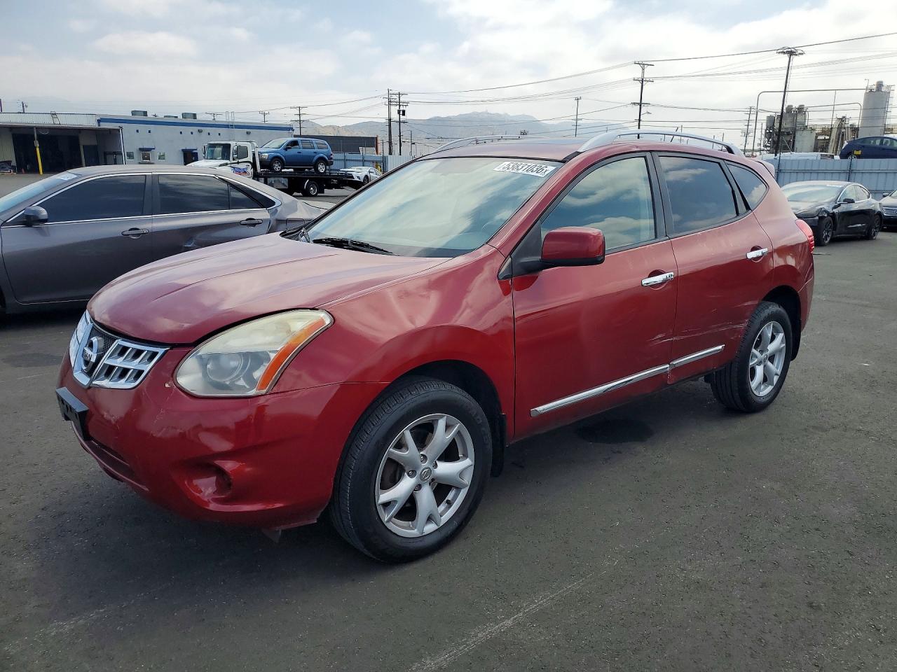 Salvage Nissan Rogue Image