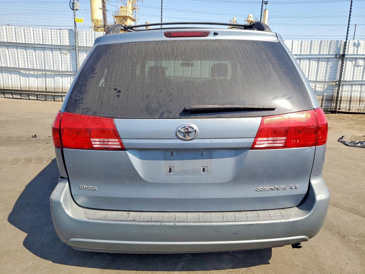 Toyota Sienna Le 7 Passenger