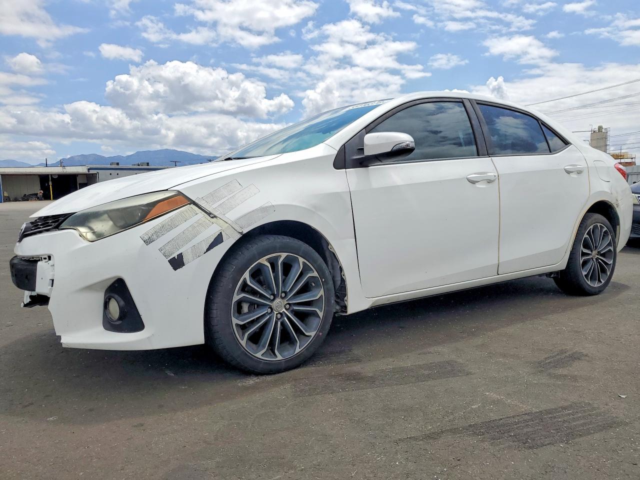 Salvage Toyota Corolla Image