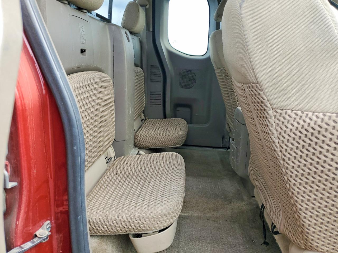 Nissan Frontier S