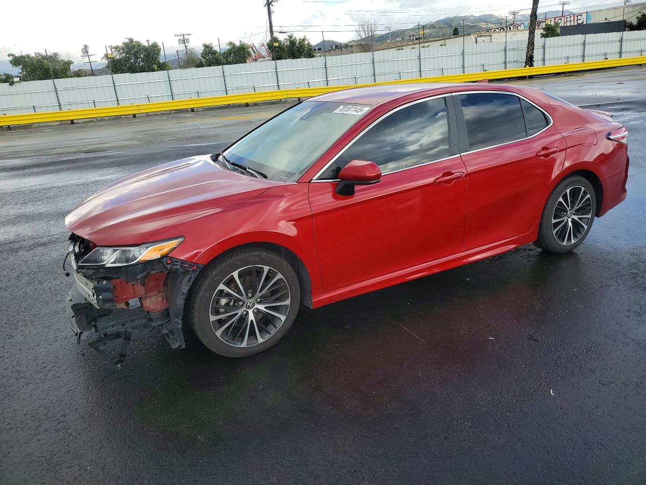 Salvage Toyota Camry Image