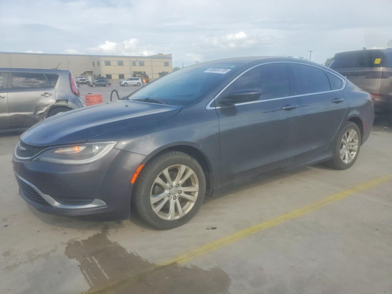 Salvage Chrysler 200 Image