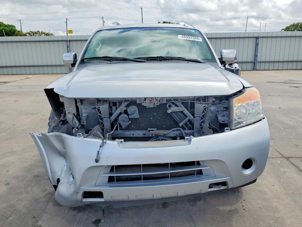 Nissan Armada Sv